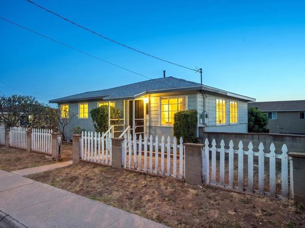 2726 Comstock St, San Diego CA 92111