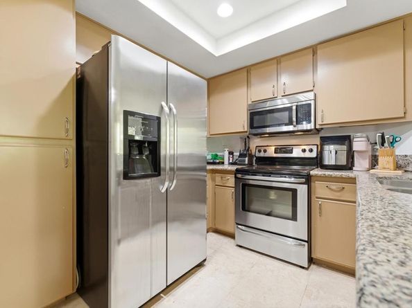 680 Camino De La Reina 2201, San Diego CA 92108