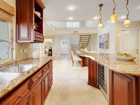 2438 Ocean Street, Carlsbad CA 92008