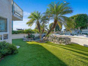 2438 Ocean Street, Carlsbad CA 92008