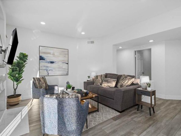 12118 Ferncrest Place, San Diego CA 92128