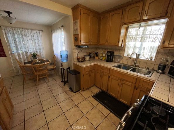 5221 Satsuma, North Hollywood CA 91601