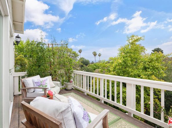 12052 Laurel Terrace Drive, Studio City CA 91604