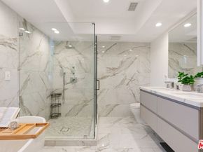 303 Venice Way, Venice CA 90291