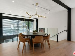 303 Venice Way, Venice CA 90291