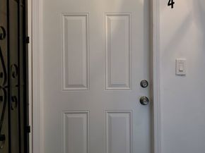 1978 Bonsallo Avenue, Los Angeles CA 90007