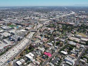 1978 Bonsallo Avenue, Los Angeles CA 90007