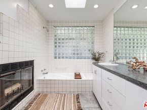 215 Entrada Drive, Santa Monica CA 90402