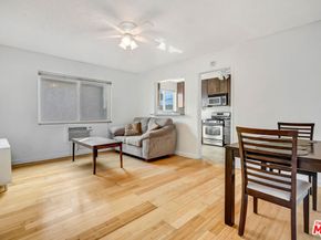 1226 Chelsea Avenue, Santa Monica CA 90404