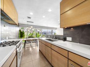 1145 Larrabee Street 19, West Hollywood CA 90069