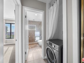 1145 Larrabee Street 19, West Hollywood CA 90069