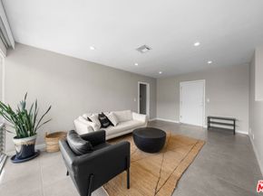 1145 Larrabee Street 19, West Hollywood CA 90069