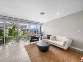 1145 Larrabee Street 19, West Hollywood CA 90069