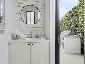 1000 Indiana Court, Venice CA 90291