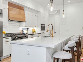 1000 Indiana Court, Venice CA 90291