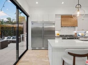 1000 Indiana Court, Venice CA 90291