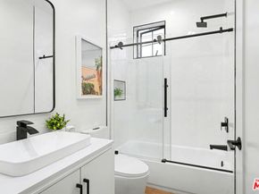 1000 Indiana Court, Venice CA 90291