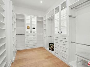 1000 Indiana Court, Venice CA 90291