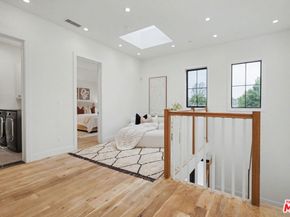 1000 Indiana Court, Venice CA 90291