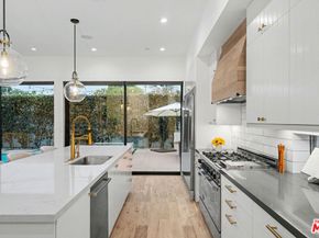 1000 Indiana Court, Venice CA 90291