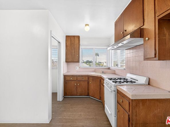 304 E 95th Street, Los Angeles CA 90003