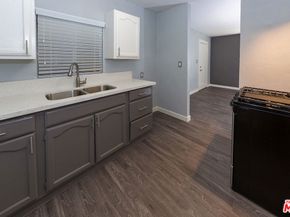 1377 Warren Avenue, Long Beach CA 90813