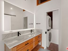 621 California Avenue 2, Santa Monica CA 90403