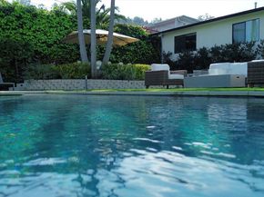 3840 Carmona Avenue, Los Angeles CA 90008