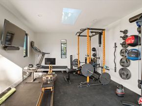 3840 Carmona Avenue, Los Angeles CA 90008