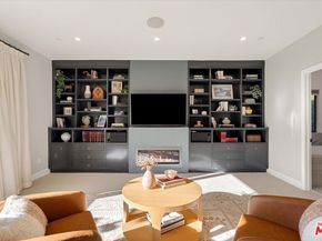 3840 Carmona Avenue, Los Angeles CA 90008