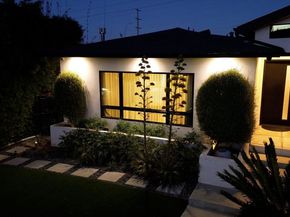 3840 Carmona Avenue, Los Angeles CA 90008