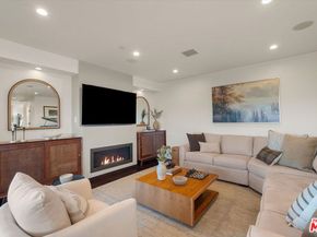 3840 Carmona Avenue, Los Angeles CA 90008