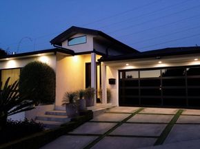 3840 Carmona Avenue, Los Angeles CA 90008