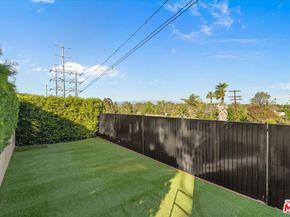 3840 Carmona Avenue, Los Angeles CA 90008