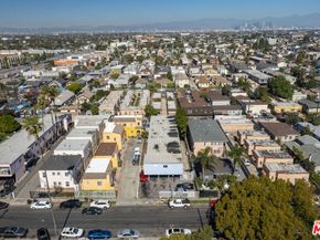 921 W 82nd Street, Los Angeles CA 90044