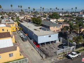 921 W 82nd Street, Los Angeles CA 90044