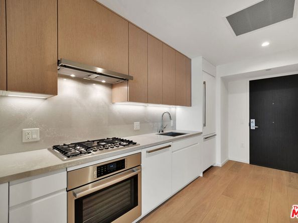 877 Francisco Street 1523, Los Angeles CA 90017