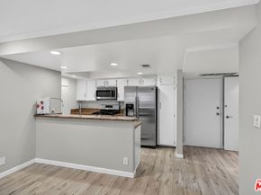 2700 Cahuenga Boulevard E. 4220, Los Angeles CA 90068