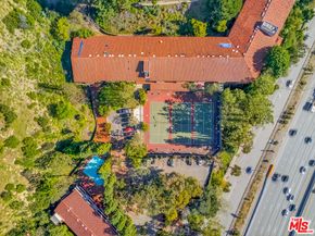 2700 Cahuenga Boulevard E. 4220, Los Angeles CA 90068