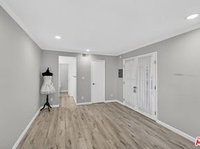 2700 Cahuenga Boulevard E. 4220, Los Angeles CA 90068