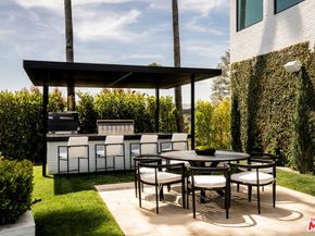 10932 Savona Road, Los Angeles CA 90077