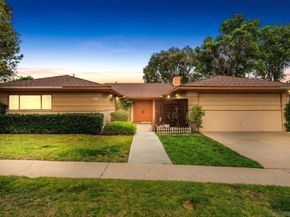 5877 Soledad Mountain Road, La Jolla CA 92037