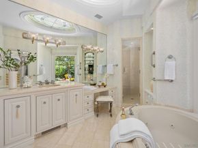 6388 La Jolla Scenic Dr S, La Jolla CA 92037