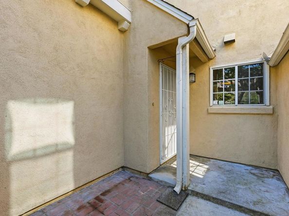 2591 Regent Rd, Carlsbad CA 92010