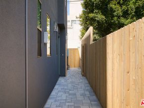 1233 1/2 N June Street, Los Angeles CA 90028