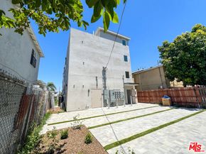 142 E 84th Street, Los Angeles CA 90003