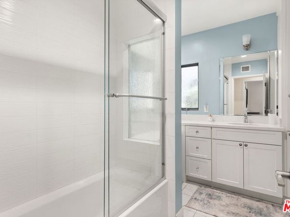 5124 S Corning Avenue, Los Angeles CA 90056