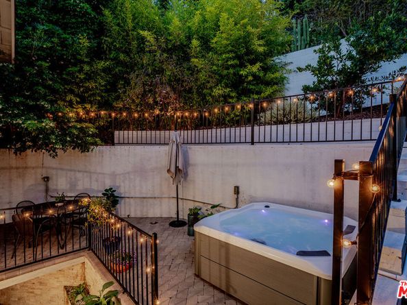 3850 Udell Court, Los Angeles CA 90027