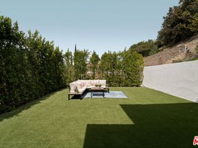 350 Mount Carmel Dr, Glendale CA 91206