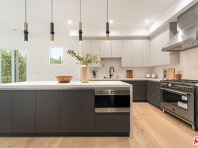 350 Mount Carmel Dr, Glendale CA 91206